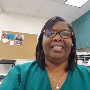 Meet your Posher, Cynthia